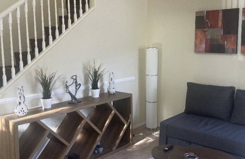 Foothills Maison | Quiet Cozy Two Bedroom Townhome in Henderson Nevada .