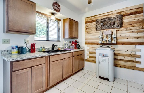 Sun City Maison | Quiet End Unit Townhouse for Two in Sun City