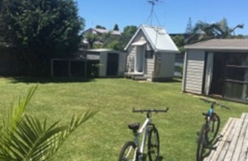 Waihi Beach Maison | Quiet Family Friendly Bach close to all amenities