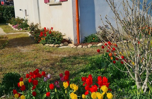 Le Grand-Lemps Maison | Maison calme et fleurie à la campagne, bien située, accès facile