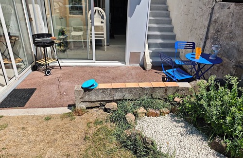 Cholet Maison | Quiet, friendly house 10pers Garden.garage+free parking.close to amenities