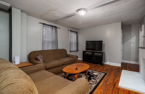 Leominster Appartement | Quiet Furnished 2BR Unit in North Leominster!
