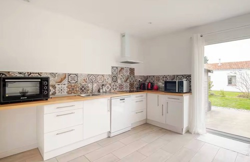 Brem Sur Mer Maison | Logement avec jardin au calme à quelques minutes du centre ville et des plages.