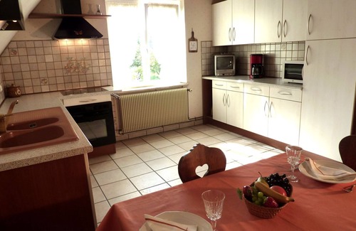 Wolfersdorf Appartement | Quiet gite in a cul-de-sac, pets welcome by prior arrangement.