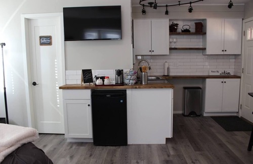 Lee's Summit Appartement | Quiet guest suite located near Historic Downtown Lee's Summit