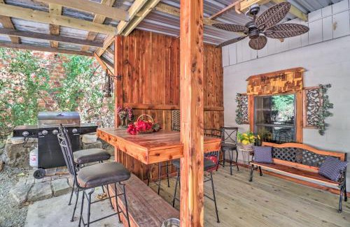 Calico Rock Maison | Quiet, Historic Manor Located in Ghost Town!