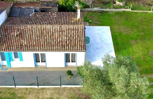 Cadillac-en-Fronsadais Maison | Maison tranquille proche de bordeaux, Saint Emilion, Blaye;;