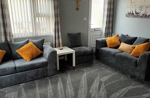 Aldborough Chalet De Ski | Quiet holiday park on North Norfolk Coast. 5 minute walk to dog friendly beach.