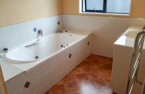 Paraparaumu Beach Maison | Quiet homestay, private room with own bathroom