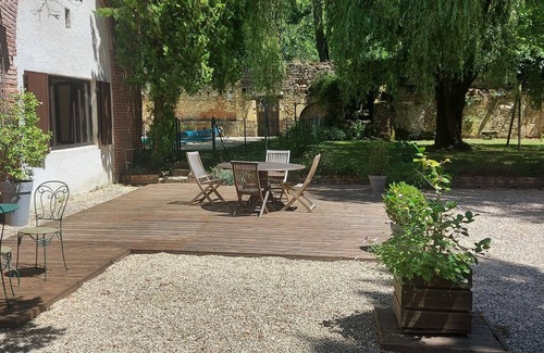 Fumel Maison | Maison au calme dans un parc arboré avec une grande piscine et un espace lounge