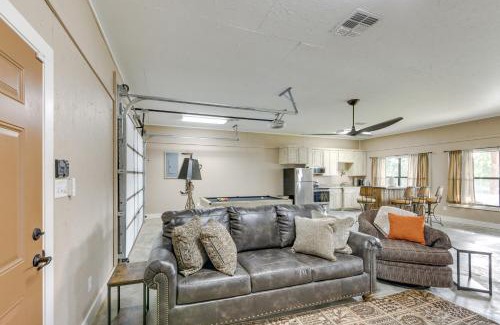 Gladewater Maison | Quiet Lake Gladewater Getaway with Dock and Kayaks!