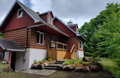 Lac Superieur Village Cottage | Escapade tranquille dans la Laurentienne, près de l'excitation