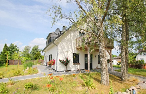 Putbus Appartement | Quiet location, beautiful landscape, close to the Baltic Sea - Ferienwohnung Liesi