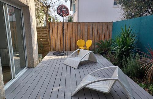 Juncasse - Argoulets Appartement | Quiet loft 7 min to Roseraie metro station