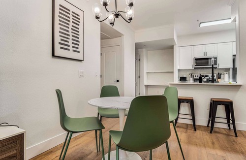 Chandler Appartement | Quiet Modern 1BR Pickleball, Pool, Parking, Gym 08