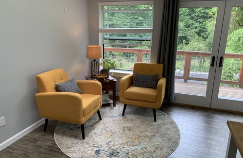 Gig Harbor Appartement | Quiet Modern Apartment on Tidal Estuary near Shops/Parks