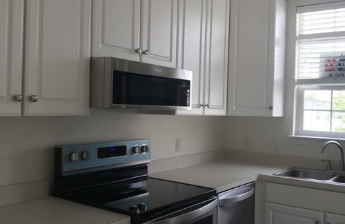 Frankford Maison | Quiet Neighborhood 2BR Townhouse 1.5 miles to beach