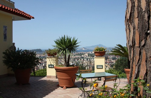 Naples Appartement | calme et panoramique appartement de deux pièces avec terrasse et wi-fi