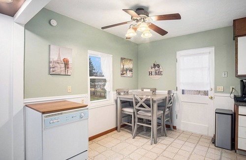 North Central Omaha Maison | Quiet Parkside Home with Gym & Dedicated Office. Central Location.
