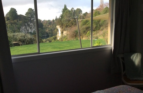 Taupo Cottage | Calme et paisible refuge près de la rivière Waikato B.