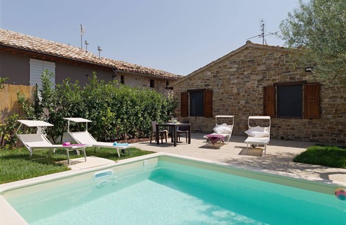 Pievefavera Maison | Quiet property set in a genuine context between nature and culture.