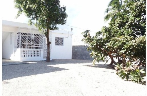 Bajos de Haina Maison | Quiet refuge in San Gregorio de Nigua, history, nature and security.