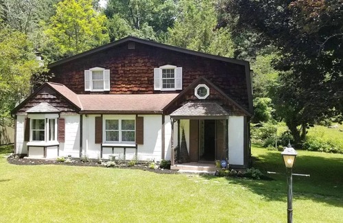 Redstar Maison | Quiet & Relaxing 3BR Cottage Near New River Gorge