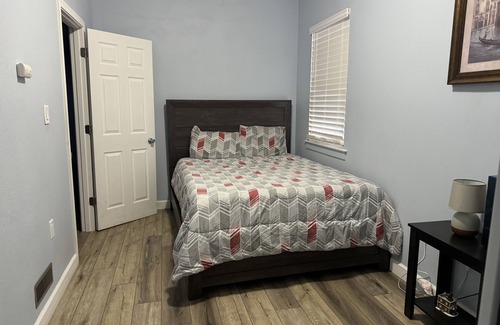 Calumet Heights Maison | Quiet, relaxing 4 bed, 2 bath, 10 mins to Lake Michigan