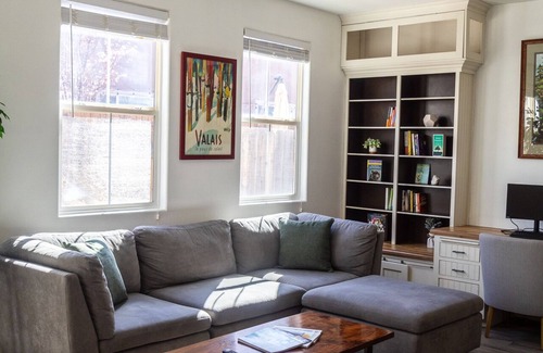 Reno Maison | Quiet, residential South Reno rental- 3 minutes to Cyan Park, 20 to Mt Rose