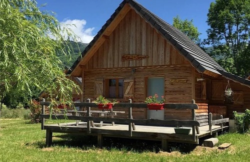 Massat Chalet De Ski | Au calme, lieu reposant, plein sud, randonnées à proximité, montagnes, vélos ...