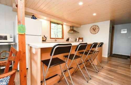 Havelock-Belmont-Methuen Cottage | Quiet Retreat for Nature Lovers - 4 Seasons, Pet Friendly, Secluded