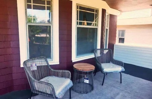 Cleveland Maison | Quiet second floor townhouse