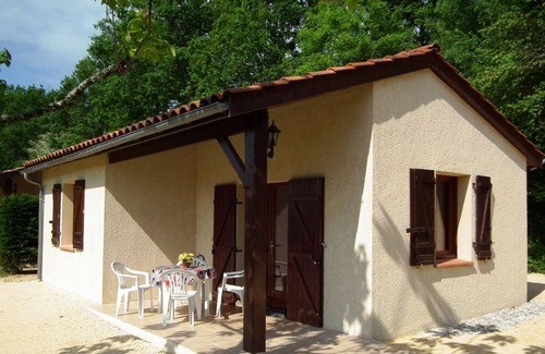 Gavaudun Maison | Maisonnette calme en Village de Vacances **** piscine, tennis, bar, activités