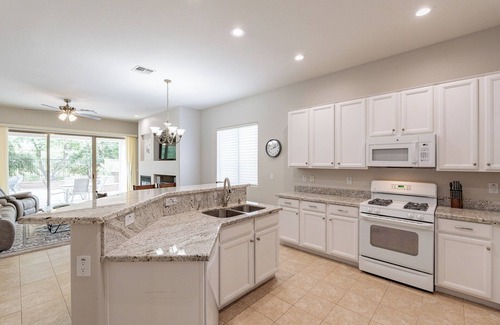 Sonoran Foothills Maison | Quiet Sonoran Foothills: Pet-Friendly, Basketball, Pickleball, Pool & Sleeps 8