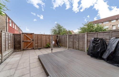 Edmonton Appartement | Quiet & Spacious 2BR Flat wGarden near Edmonton
