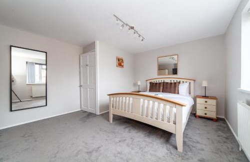 Edmonton Appartement | Quiet & Spacious 2BR Flat wGarden near Edmonton