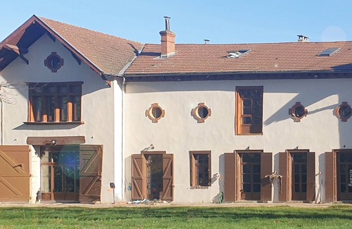 Peronnas Appartement | Appartement au calme, spacieux et confortable (6 couchages).