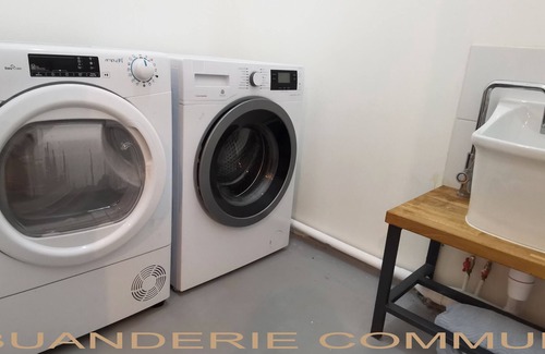 Peronnas Appartement | Appartement au calme, spacieux et confortable (6 couchages).
