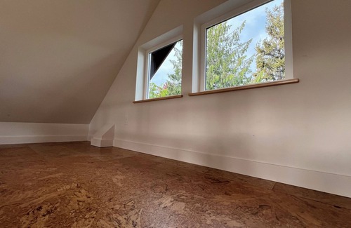 Lettered Streets Appartement | Quiet, spacious, light filled, and close to everything