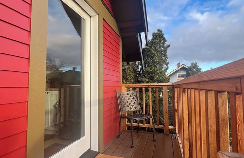 Lettered Streets Appartement | Quiet, spacious, light filled, and close to everything