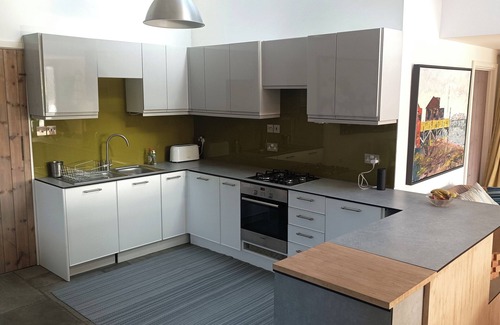 Norwich Maison | Quiet spacious open plan studio bungalow in the heart of Norfolk countryside.