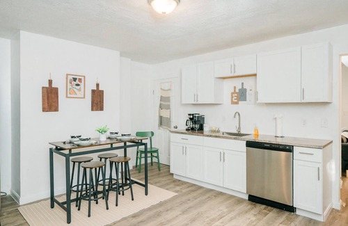 Brighton Heights Maison | Quiet Street/Minutes to Stadiums
