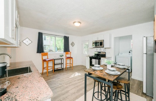 Brighton Heights Maison | Quiet Street/Minutes to Stadiums