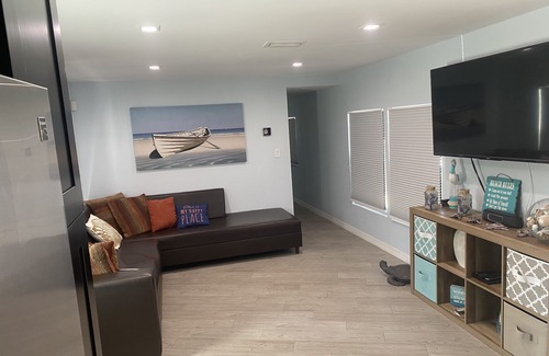 Twin Lakes Maison | Quiet & Stress Free canal home with private dock