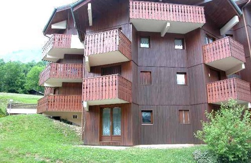 Abondance Appartement | Studio au calme avec balcon, parking couvert et kitchenette équipée!