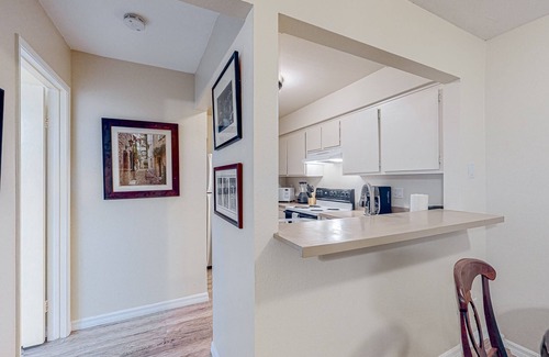 Mission Valley Appartement | Quiet studio with shaded patio, pool, hot tub & perfect central location