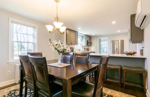 Fairfield Maison | Quiet suburban home close to Fairfield beaches and universities