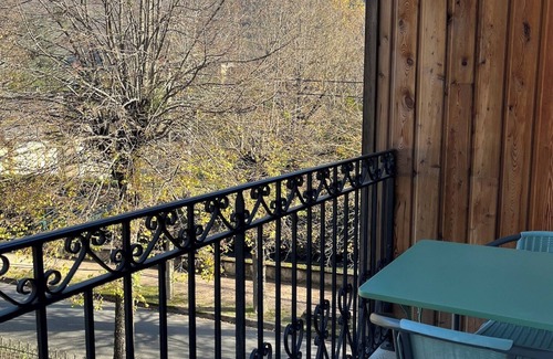 Bagneres-de-Luchon Appartement | Appartement T3 calme dans parc arboré à 10 mn à pied de l'espace thermo-ludique