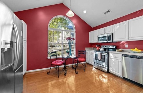Greensboro Maison | Quiet Townhouse near the airport and beltline