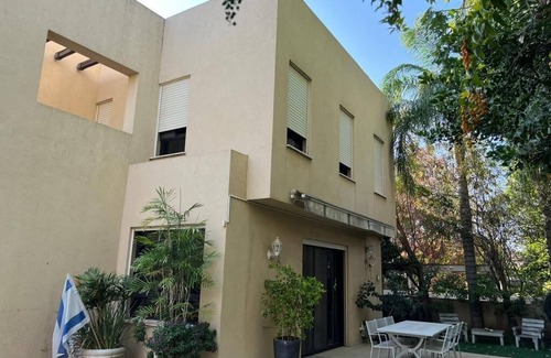Ra'ananna Maison | Quiet Villa in Raanana
